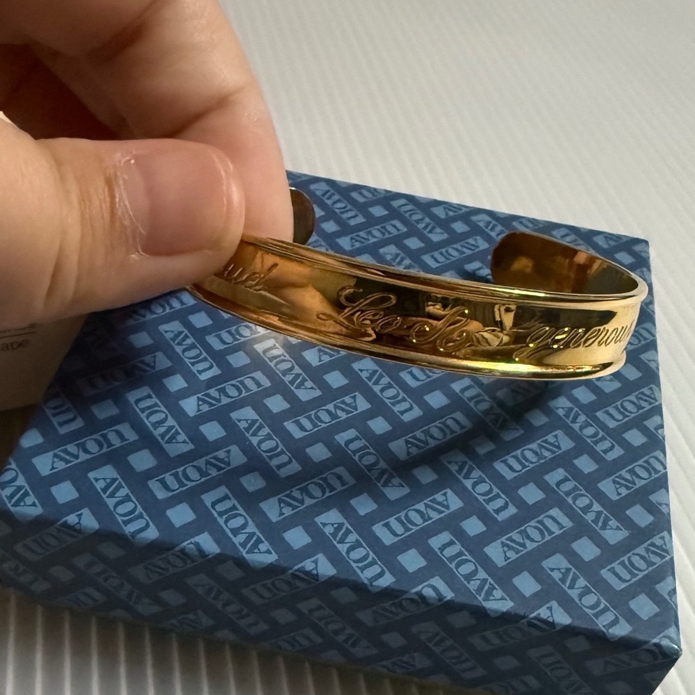Avon Star Signs Bracelet Womens OS Gold Leo Excellent Vintage Zodiac Cuff
